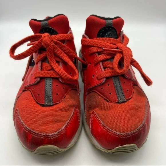Nike Air Huarache University Red Sneakers - Picture 3 of 11